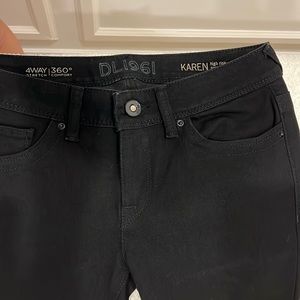 Highrise, skinny, stretchy, black jeans